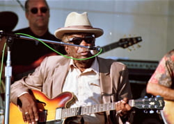 John Lee Hooker - 1997 - Credit: Masahiro Sumori - CC