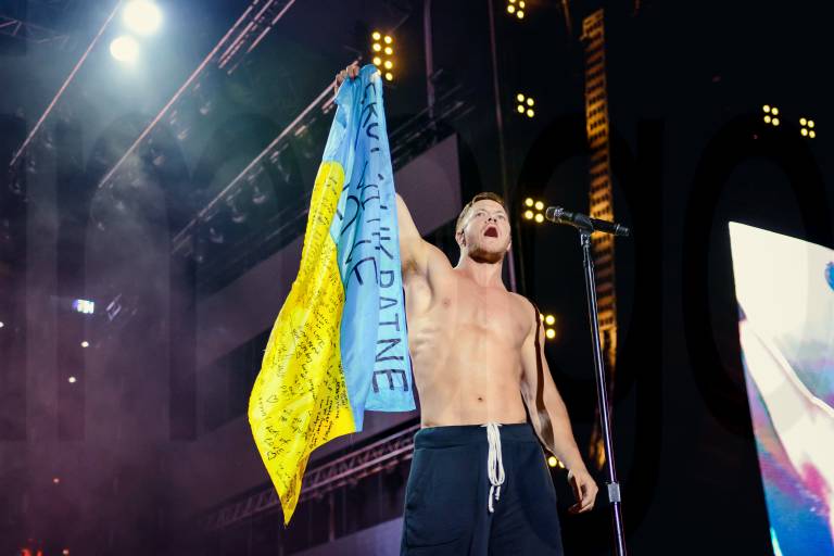 Ukraine Imagine Dragons perform KYIV UKRAINE AUGUST 31 2018 Dan Reynolds with the Ukrainian f